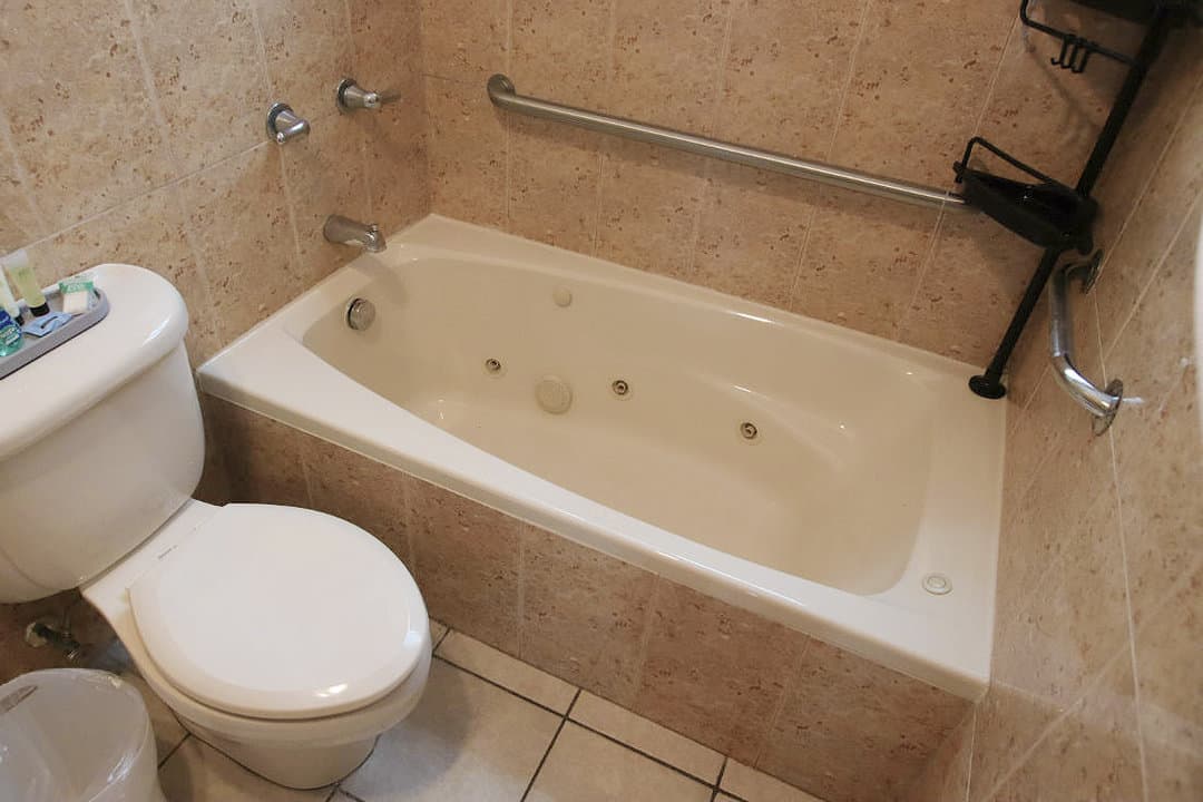First floor bathroom, jetted tub